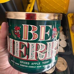 Bath & Body Works Green and Gold 'Be Merry' Holiday Candle Tin